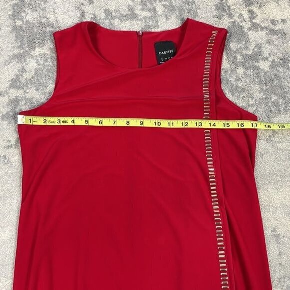 Cartise Lipstick Red Sleeveless Shift Dress with Gold Metal Bar Ladder Detail 2 - Picture 6 of 9